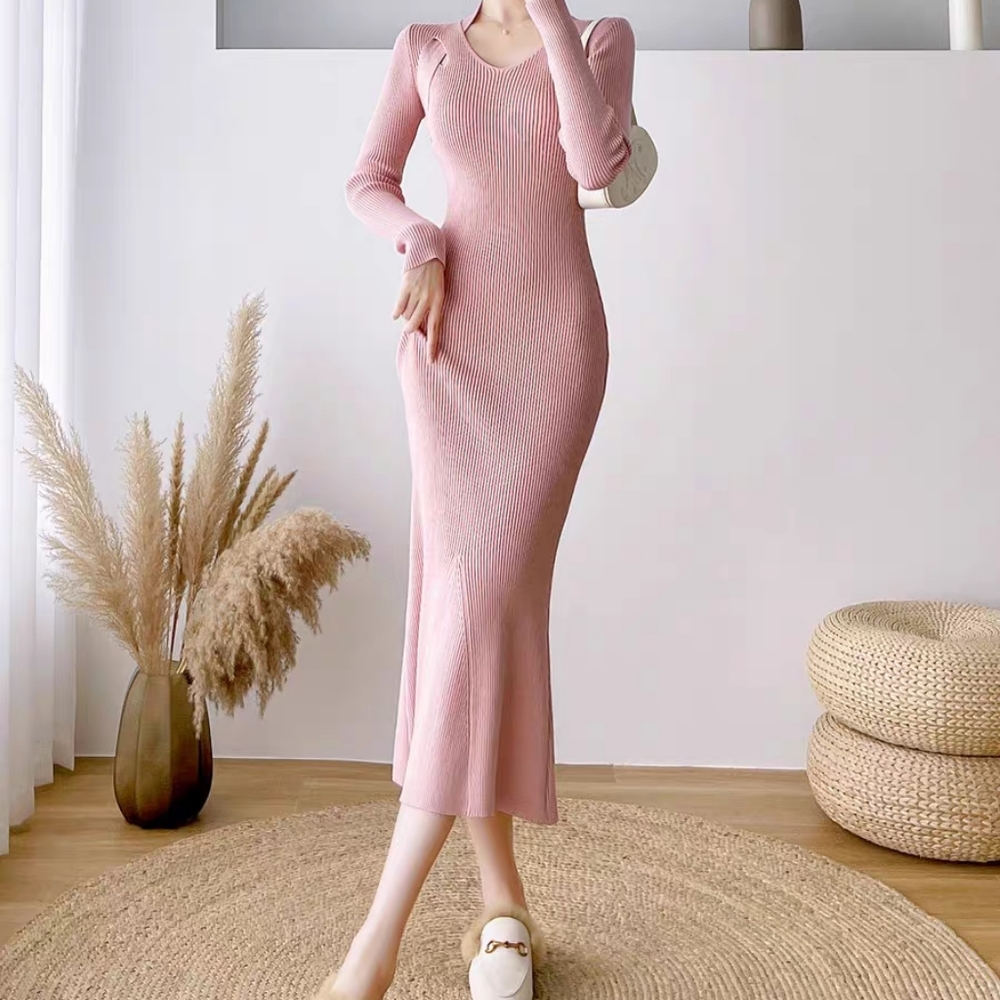 Slim-Fit Pink Ribbed Long Sleeve Midi Dress